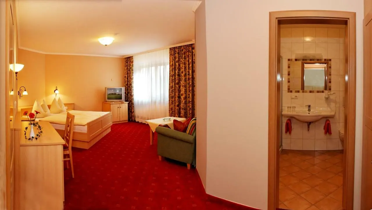 Hotel Berggasthof Schoen Patersdorf Germany